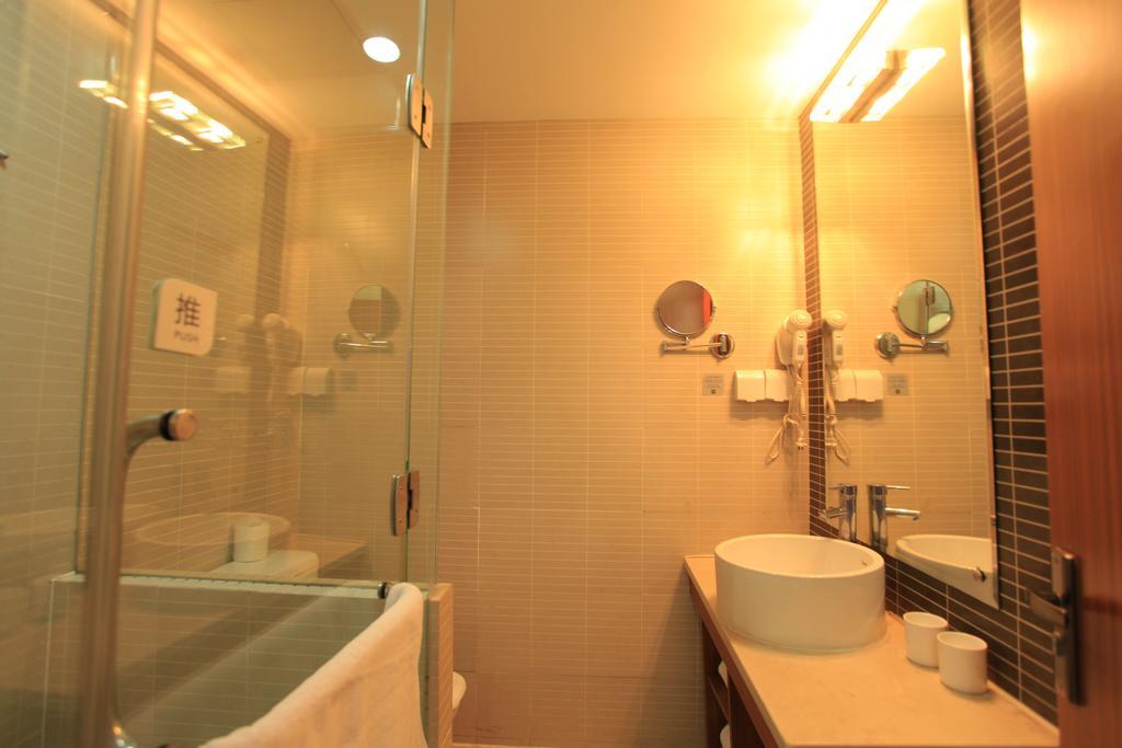 Greentree Inn Shanghai West Huaxia Road Metro Station Express Hotel Eksteriør bilde